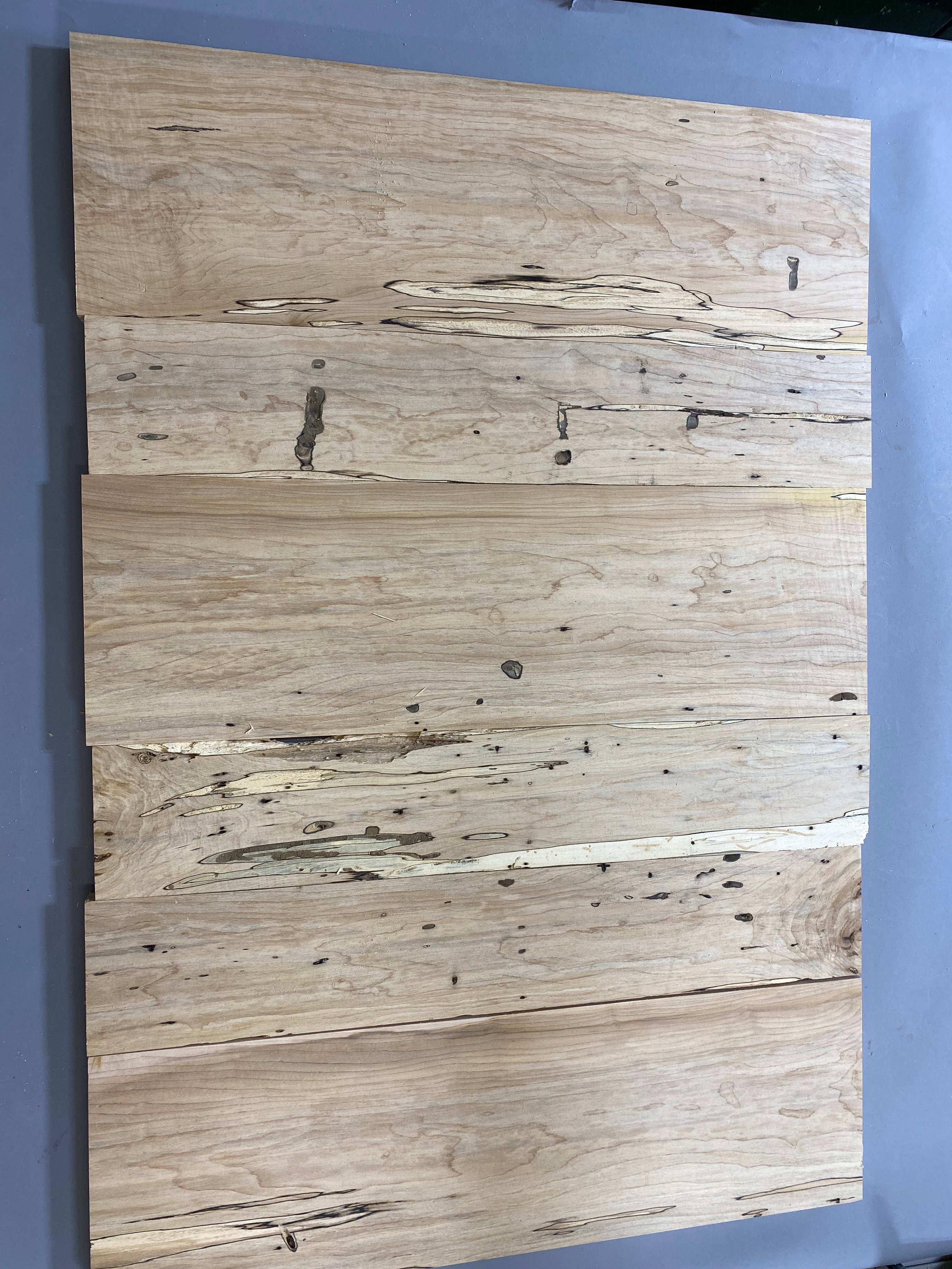 Flat rate box of 4/4 spalted hard maple. Price includes free shipping in the USA