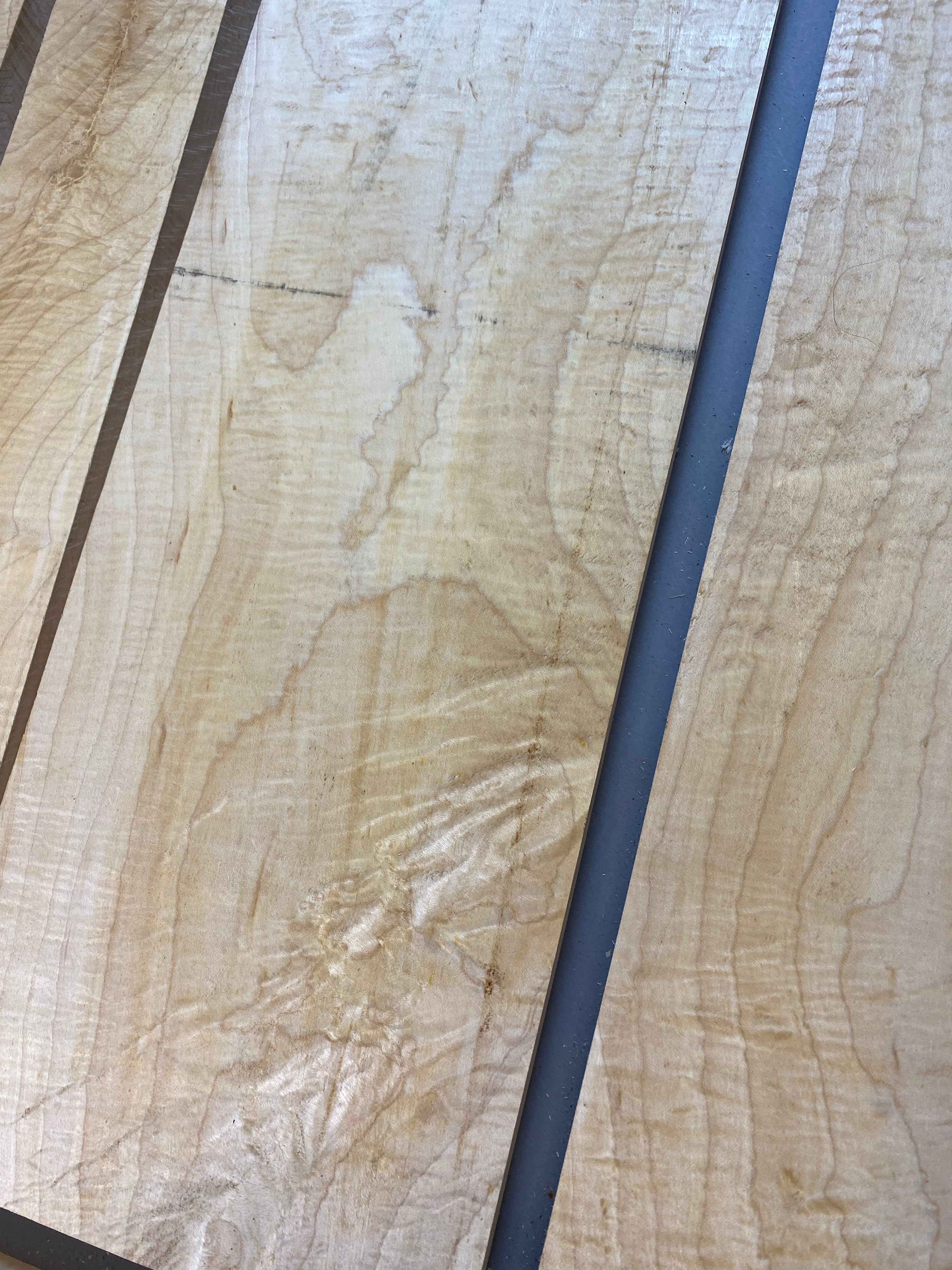 4/4 curly maple large flat rate box