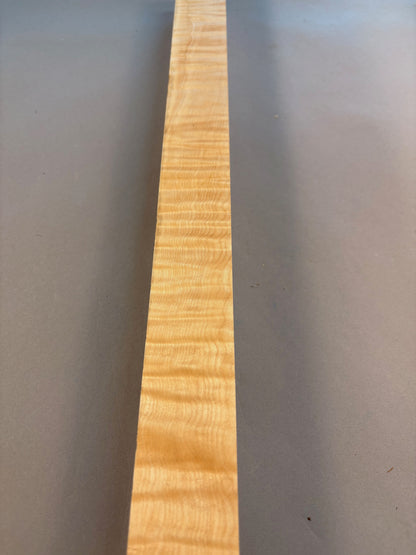 All white curly maple turning blank with heavy and thick curl pattern throughout great for game calls and pool cue blanks